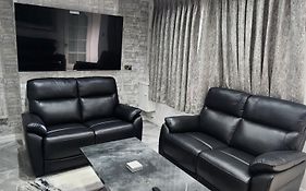 Three Bedrooms Luxury City Centre Home